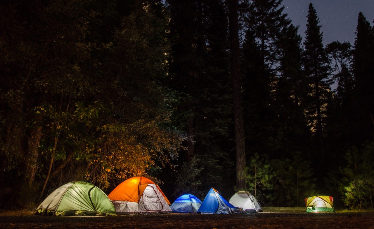 les batteries solaires en camping