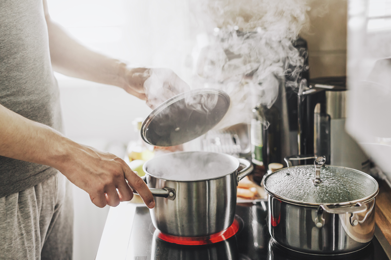 Pensez à couvrir vos casseroles pendant la cuisson.