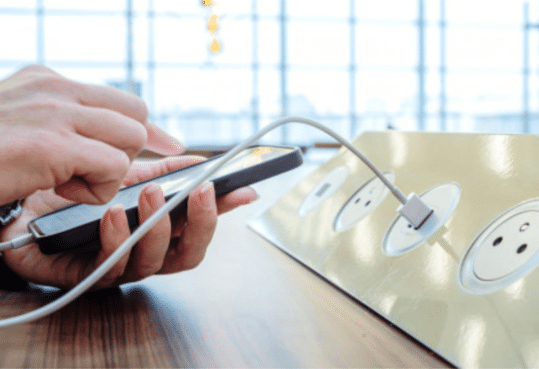 chargeur usb téléphone en charge électricité ampère