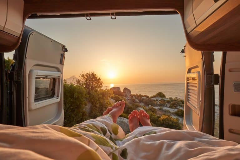 station d’énergie nomade, batterie solaire portable, batterie autonome camping, IZYWATT.moov, station énergie van, batterie pour vacances, alimentation électrique camping, vacances scolaires 2026, glacière électrique camping, panneau solaire portable.